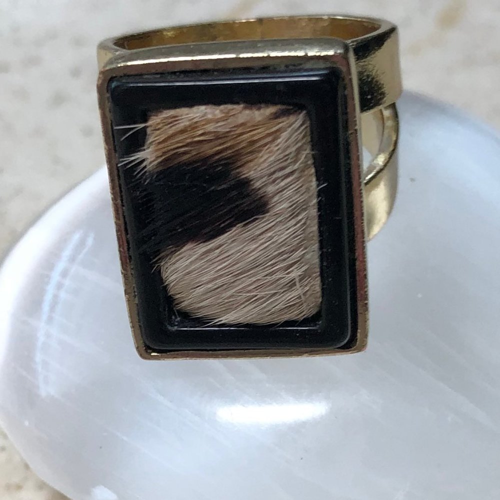 FAUX FUR RING - Picture 2 of 4